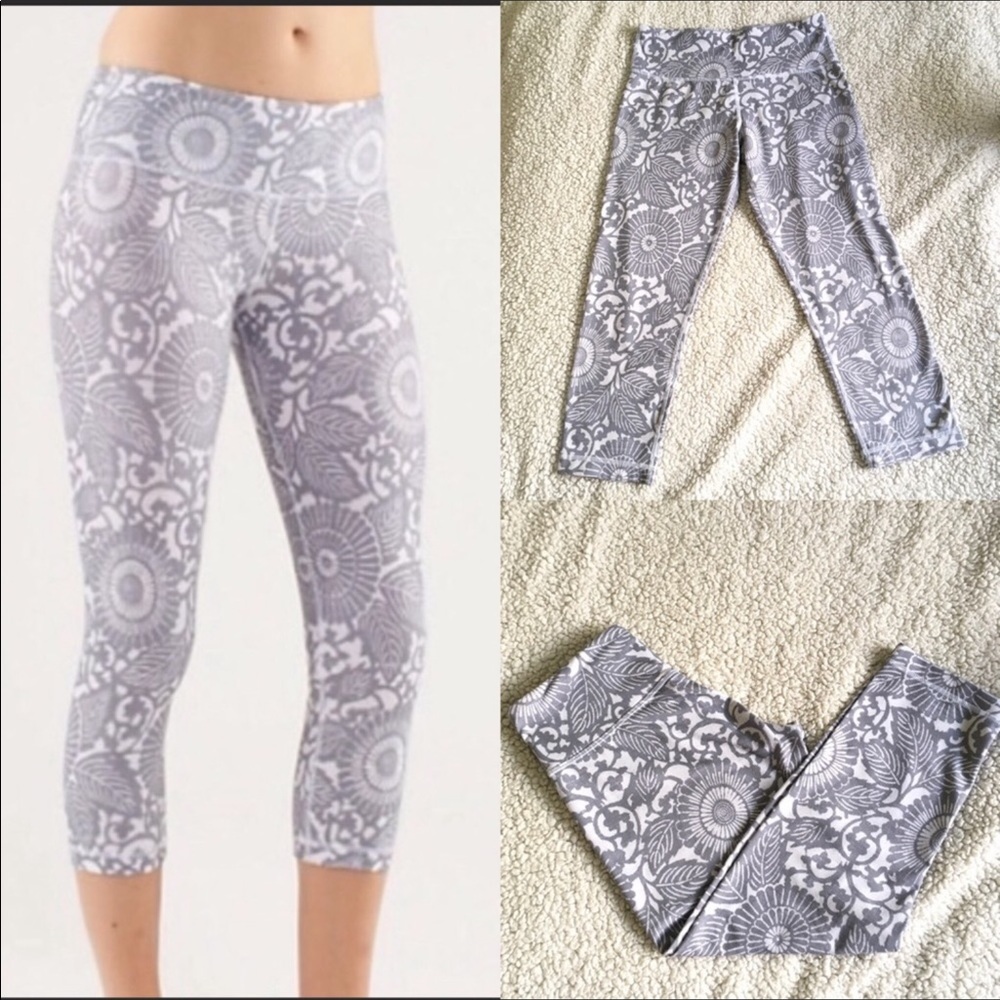 Moving Sale! Lululemon Capri crop leggings